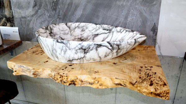 Lavabo aus Porzelan / Marmoroptik / Holzablage wilde Pappel