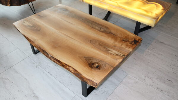 Couchtisch Nussbaumholz