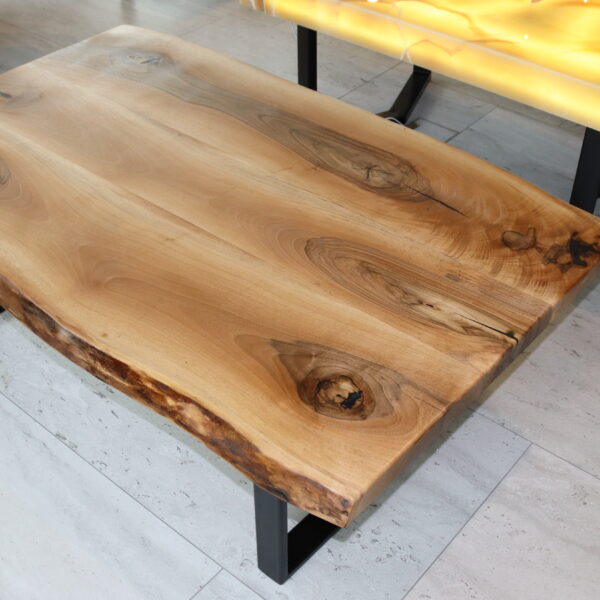 Couchtisch Nussbaumholz