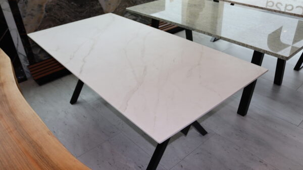 Esstisch Calacato oro Venato