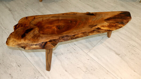 Sitzbank aus massivem Nussbaumholz