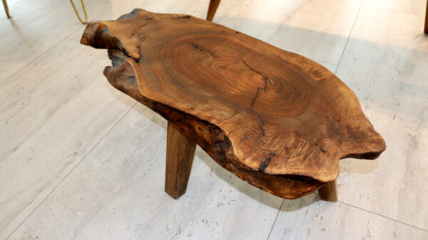 Sitzbank aus massivem Nussbaumholz