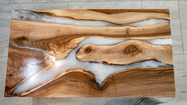 Couchtisch Nussbaum-Epoxit